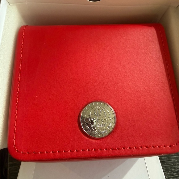 Omega Men's Black and Gold Dive Watch - Picture 4 of 12